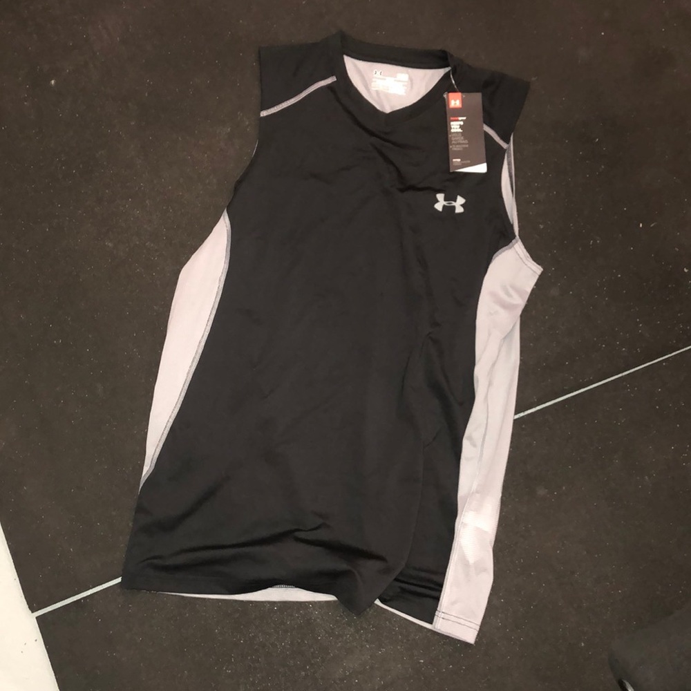 Underarmour tank large NWT